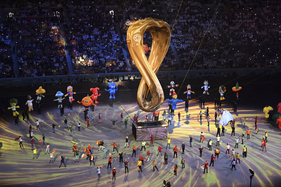 Artists perform at the opening ceremony of the 2022 World Cup at Al-Bayt Stadium in Al Khor, Qatar on November 20. (Photo: Xinhua/VNA)