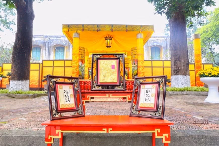 Le kings organised the Ngu Lich ceremony to distribute calendars to royal mandarins. Ordinary people received calendars in their localities. (Photo: VNA)
