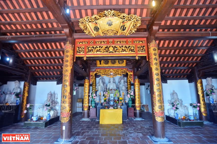 Main hall of Vinh Phuc pagoda faces towards Hanoi, the heart of Vietnam (Photo: VNA)
