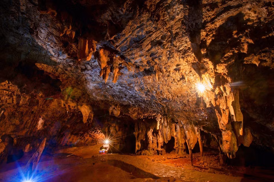 Inside Tien Phi Cave. (Photo: VNA)
