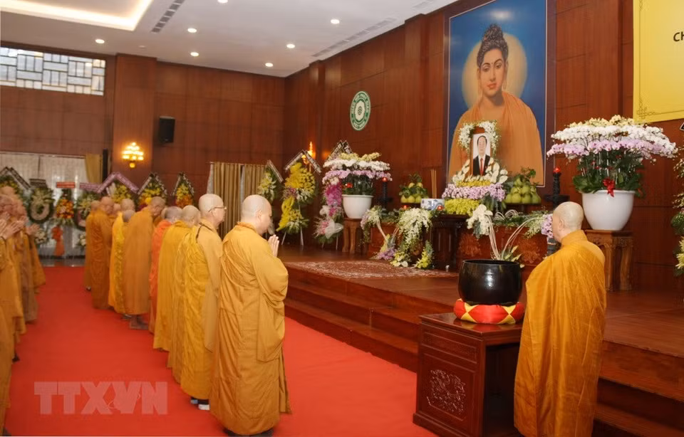 The ceremony saw the attendance of Most Venerable Thich Tri Quang, Deputy Patriarch of the VBS Patronage Council and Chairman of the VBS Executive Council of HCM City; and Most Venerable Thich Thien Nhon, Chairman of the VBS Executive Council. (Photo: VNA)