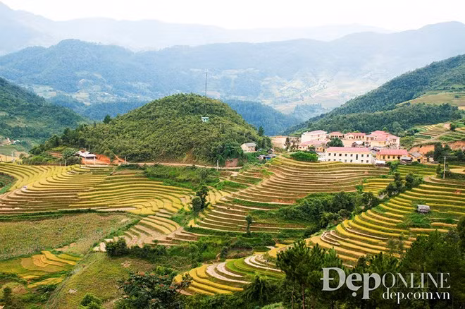 Terraced fields in La Pan Tan attract many tourists (Source: VNA) 