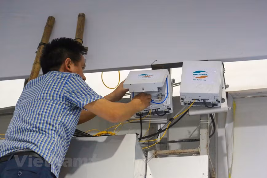 VNPT and Viettel provide Internet connection for the IMC during the event (Photo: VNA)