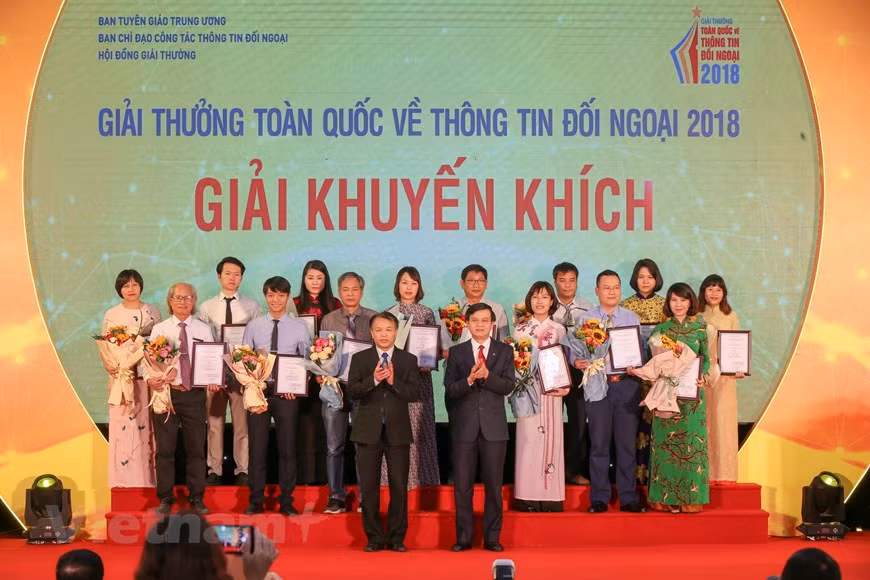 The award honours outstanding works in the field of external information service (Photo: VNA/Vietnam+)