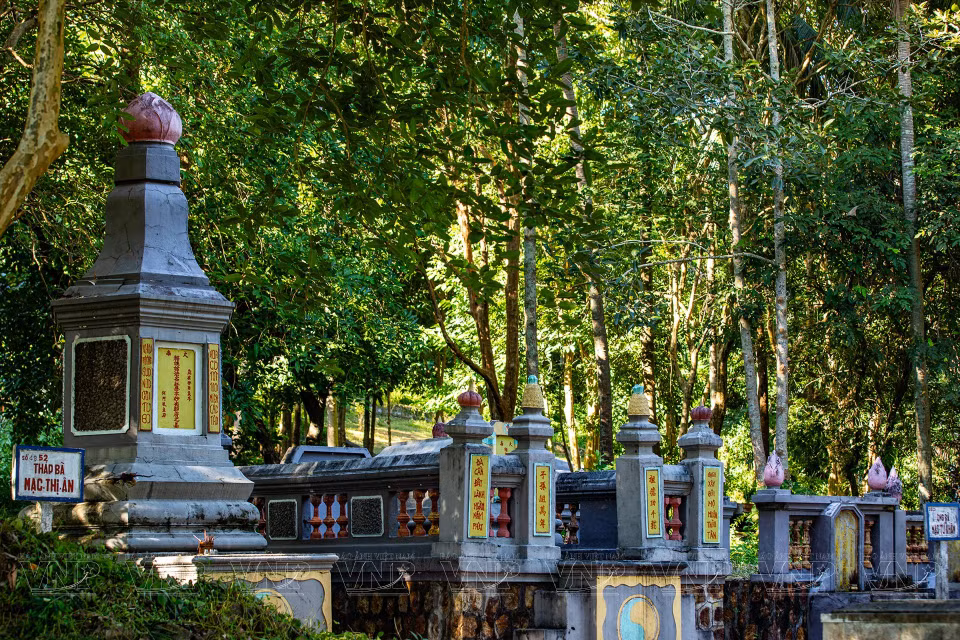 The Mac Cuu Temple comprises 60 tombs in four groups, dedicated to members and warlords of the Mac family. (Photo: VNP/VNA)