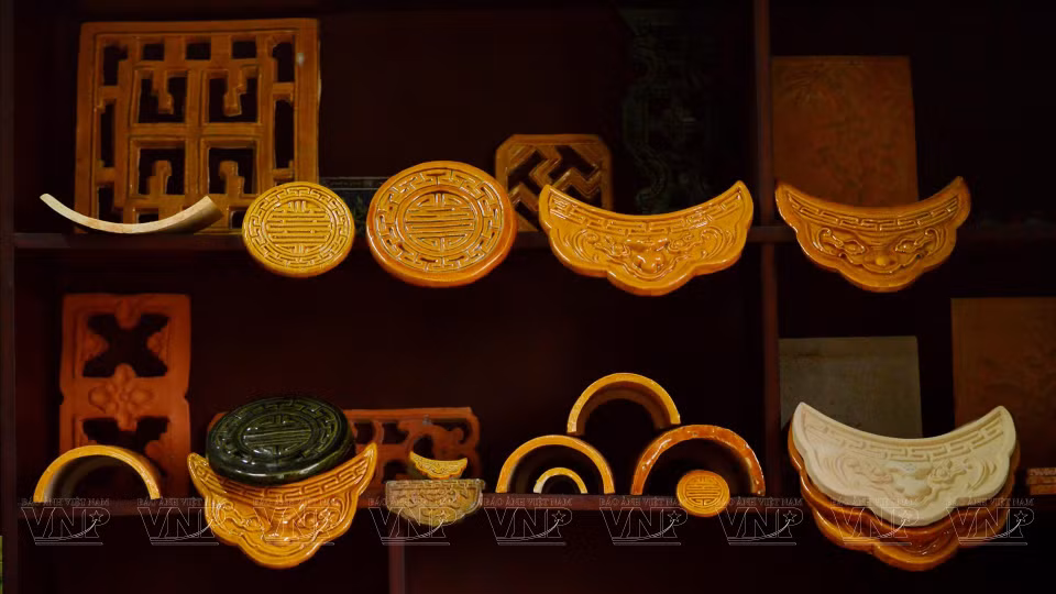 Production stages are carried out carefully and meticulously. (Photo: VNP)