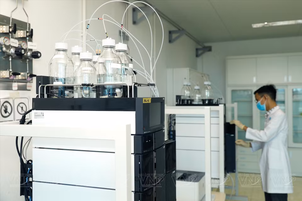 The laboratory is expected to help Vietnam improve the quality of its agricultural fisheries products and meet international standards. (Photo: VNP/VNA)