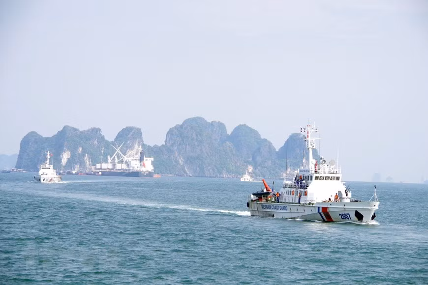 Naval ships participating in training at sea (Photo: VNA)