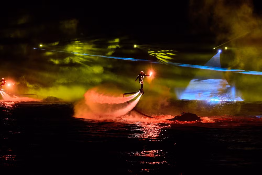 show-ban-giao-huong-dao-xanh-xac-lap-2-ky-luc-the-gioi-3.jpg