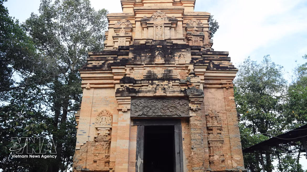 Ancient tower preserves 1,000 years of Oc Eo culture