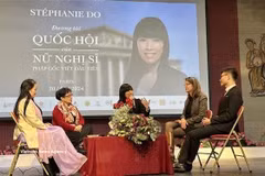 Stéphanie Do (centre) at a discussion with French readers and the Vietnamese community in France about her book, titled The Journey to Parliament of the First Vietnamese-French Female Lawmaker. (Photo published by VNA)