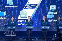 Prime Minister Le Minh Hung and delegates launch the digital platform of the Vietnam Association of Small and Medium Enterprises (August 2026). Photo: VNA