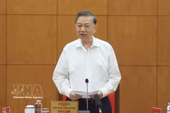 Party General Secretary and President To Lam speaks at the working session with the Party Central Committee's Commission for Publicity and relevant agencies on public sentiment and the need to harness the combined strength of communications agencies in Hanoi on October 1. Photo: VNA