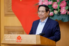 Prime Minister Pham Minh Chinh speaks at the meeting with the Policy Advisory Council in Hanoi on March 7, 2026. Photo: VNA