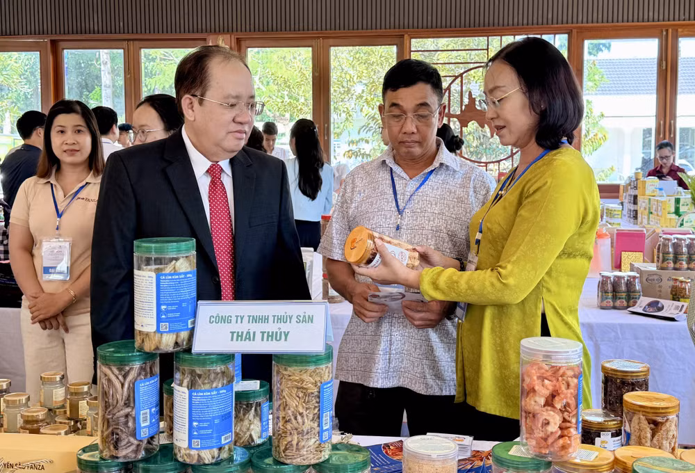 vna-potal-an-giang-hoi-nghi-xuc-tien-thuong-mai-thuc-day-xuat-nhap-khau-khu-vuc-mien-nam-8345276.jpg