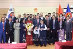 Party General Secretary To Lam meets with staff of the Vietnamese Embassy in Seoul, as well as members of the Vietnamese community in the Republic of Korea (Photo: VNA)