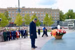 Party General Secretary To Lam pays tribute to President Ho Chi Minh in Moscow on May 10. (Photo: VNA)