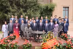 State President Luong Cuong and staff of the Vietnamese Embassy in China pose for a group photo. (Photo: VNA)