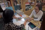 The lowest short-term loan interest rate is 4.5 per cent per year, while the rate for medium and long-term loans fluctuate around 7.9 per cent per year. (Photo: cafef.vn)