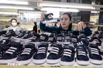 The Ha Tay Chemical Weave Co. Ltd exports 1.3 million pairs of footwear to the US and the EU in 2024. (Photo: VNA)