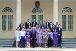 The PMCAF delegation poses a photo with Vietnamese awardees and staff of the Royal Thai Embassy in Hanoi. (Photo: VNA)