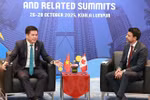 Minister of Industry and Trade Nguyen Hong Dien (left) meets with Canadian Minister of International Trade Maninder Sidhu on October 27, 2025 on the sidelines of the 47th ASEAN Summit in Kuala Lumpur, Malaysia (Photo: VNA)