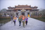 Foreign visitors in Hue (Photo: VNA)