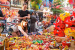 Shopkeepers report that demand has shifted towards eco-friendly, safe, locally made toys (Photo: VNA)