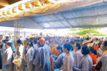People line up outside the Vietnam Quoc Tu Pagoda in District 10, Ho Chi Minh City on May 6 to venerate the heart relic of Bodhisattva Thich Quang Duc. (Photo: VNA)