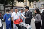 Dr Nguyen Trong Dien, Director of the Hanoi Department of Health (second, right), inspects medical equipment in preparation for the 14th National Party Congress (Photo: VNA)