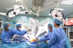 Robotic surgery for organ transplantation at Binh Dan Hospital (Photo: VNA)