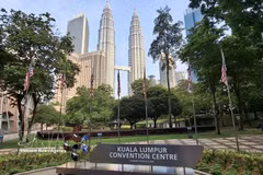 The Petronas Twin Towers, a tourist magnet of Malaysia, as seen from the Kuala Lumpur Convention Centre (Photo: VNA)