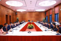 Delegates join a group discussion within the preparatory session of the first Congress of the Government’s Party Organisation on October 12, 2025. (Photo: VNA)