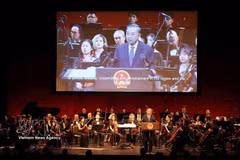 General Secretary of the Communist Party of Vietnam Central Committee and President To Lam addresses the cultural event and meeting with the Vietnamese community in the US in New York on September 21 evening. (Photo: VNA)