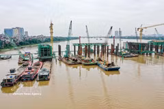 The construction site of the Tran Hung Dao Bridge project (Photo: VNA)