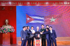 The launch of the fundraising campaign themed “65 Years of Vietnam – Cuba Solidarity” on August 13. ( Photo: VNA)
