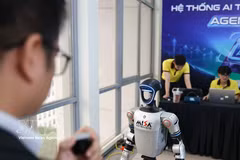 The product exhibition area at the AI Day 2026, organised by Hanoi University of Science and Technology and STEAM for Vietnam in collaboration with the US Embassy in Vietnam and the National Innovation Centre (Photo: VNA)