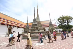 Visitors to a destination in Bangkok, Thailand, on July 10, 2026 (Photo: Xinhua/VNA)