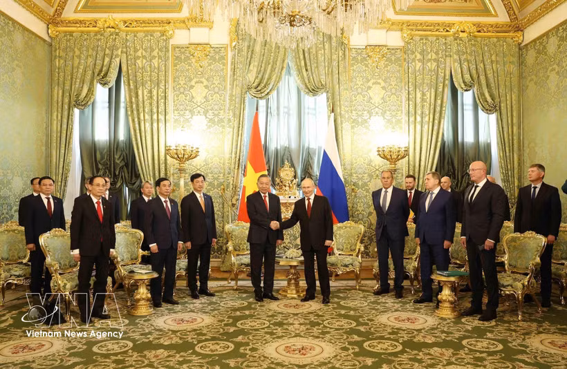 General Secretary of the Communist Party of Vietnam Central Committee and President To Lam meets with Russian President Vladimir Putin in Moscow on September 9, 2026. (Photo: VNA)