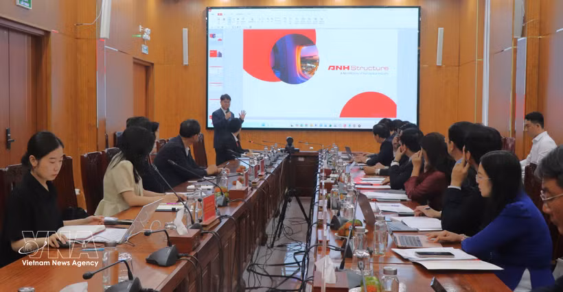 The meeting between Can Tho officials and the Korean delegation on September 18 (Photo: VNA)