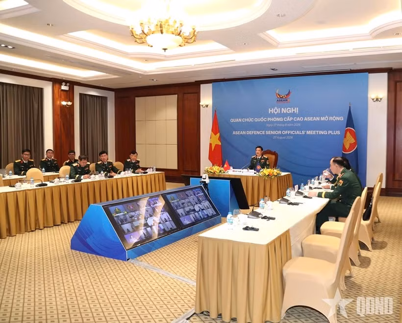 Deputy Minister of National Defence Sen. Lt. Gen. Nguyen Truong Thang leads the Vietnamese delegation attending the virtual ASEAN Defence Senior Officials’ Meeting Plus on August 27. (Photo: qdnd.vn)