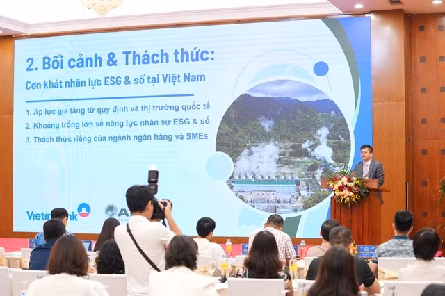 Phung Van Dong, director of AIT Vietnam, speaks at the forum. (Photo courtesy of the organiser)