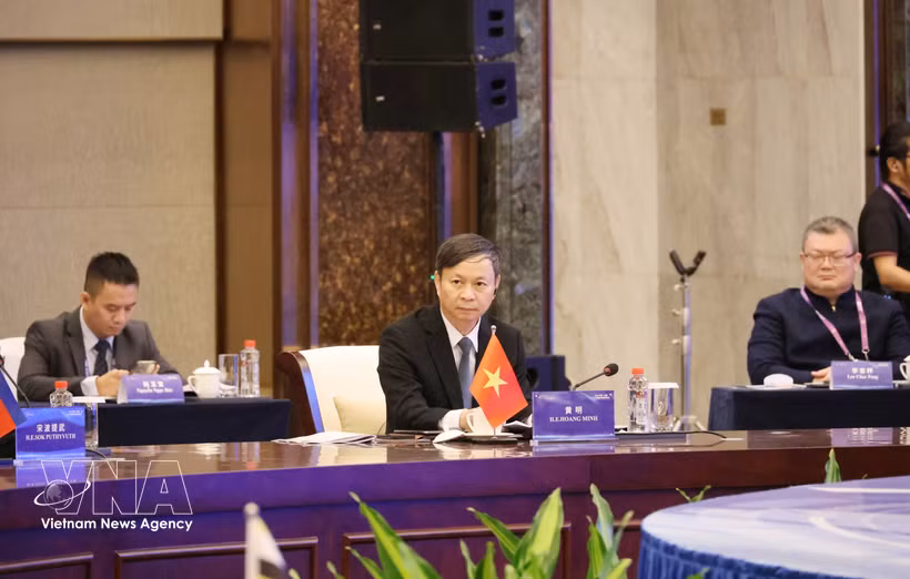 Vietnamese Deputy Minister of Science and Technology Hoang Minh attends the 2026 China–ASEAN Ministerial Roundtable on Artificial Intelligence in Nanning, China, on September 17. (Photo: VNA)