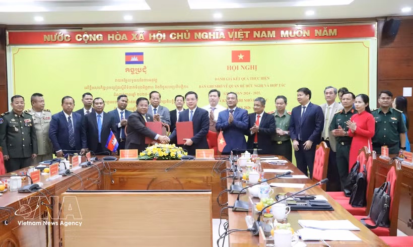 Dak Lak and Mondulkiri sign an MoU on cooperation for 2026–2030 on August 26. (Photo: VNA)