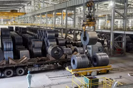 Processing - manufacturing remained a growth driver of the whole economy as the activities rose 9.28% to contribute 2.33 percentage points to the overall growth. (Photo: VNA)