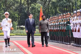 Vietnamese President hosts official welcome for Sri Lankan counterpart