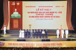 On behalf of Party and State leaders, Party General Secretary To Lam (R) awarded a Ho Chi Minh Order to the Vietnamese revolutionary press for its great contributions to the revolutionary cause of the Party and the nation. (Photo: VNA)