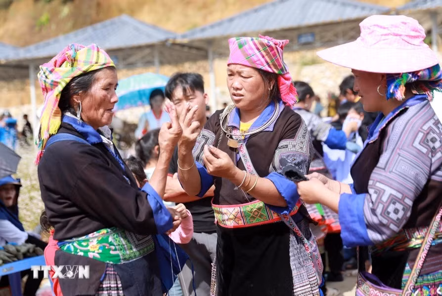 The Ta Mung market attracts visitors eager to experience the distinctive cultural features of Lai Chau province in particular and the Northwest region in general. (Photo: VNA)