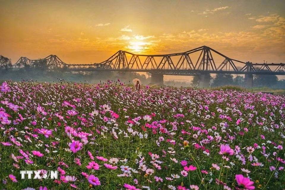 05-long-bien-bridge.jpg