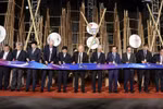 Delegates cut a ribbon to kick off HawaExpo 2025 (Photo: VNA)